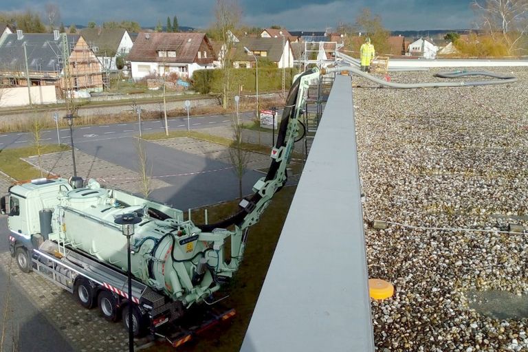 Saugbagger Raunheim - Flachdachsanierung